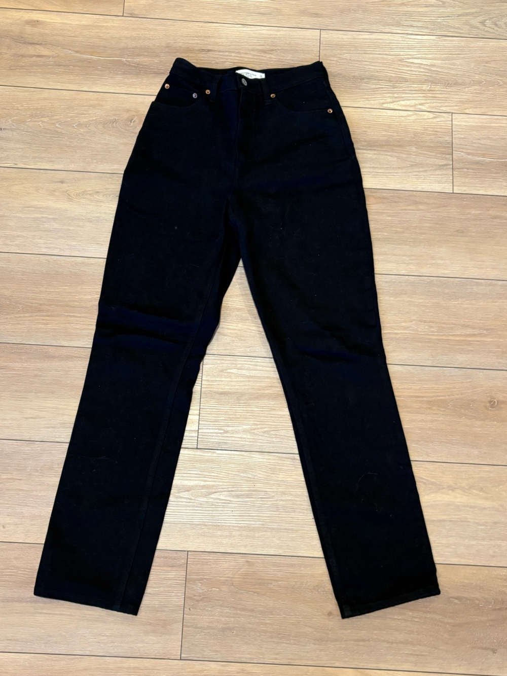 Abercrombie Women’s 90’s Straight Jean Ultra High Rise